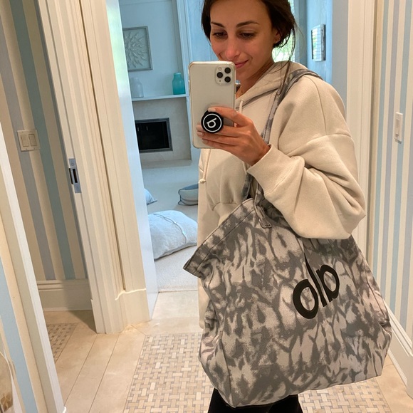 [NWT] Alo Grey Tie-Dye Tote - Picture 5 of 8